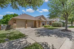 747 Westbury Ln, Georgetown, TX 78633 - Photo 2