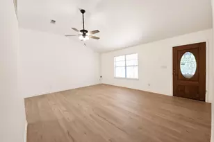 15 Las Flores Dr, Wimberley, TX 78676 - Photo 4