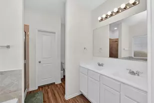 156 Greatest Gift Wy, Jarrell, TX 76537 - Photo 16