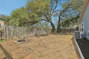 418 W Holland St, San Marcos, TX 78666 - Photo 36