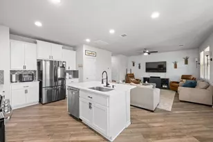 187 Buttonwood Dr, Buda, TX 78610 - Photo 10