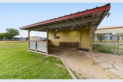 2601 Windy Ridge Road, Taylor, TX 76574 - Photo 22