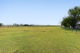 2601 Windy Ridge Rd, Taylor, TX 76574 - Photo 28