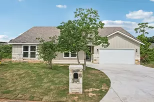 130 Mokalau Dr, Bastrop, TX 78602 - Photo 2