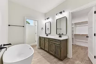 130 Mokalau Dr, Bastrop, TX 78602 - Photo 22