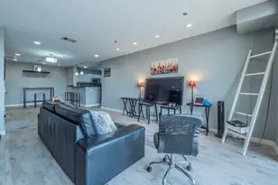 40 N Interstate 35 Hwy, Austin, TX 78701 - Photo 10