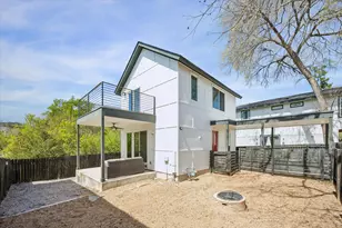 1182 Ridgeway Dr, Austin, TX 78702 - Photo 2