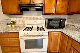 2109 E 12th St, Austin, TX 78702 - Photo 8