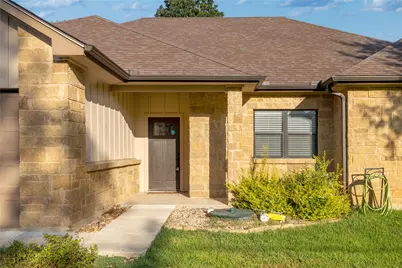 122 N Pohakea Drive, Bastrop, TX 78602 - Photo 2