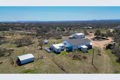 202 Rio Llano Dr W, Llano, TX 78643 - Photo 20