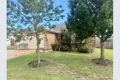 107 Jim Dandy Drive, Elgin, TX 78621 - Photo 2