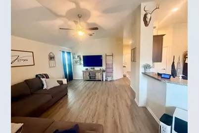 107 Jim Dandy Drive, Elgin, TX 78621 - Photo 6