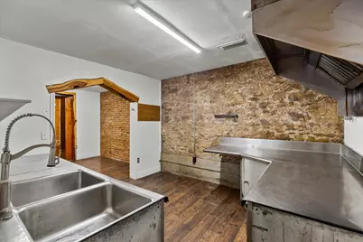 521 E Davis Street, Luling, TX 78648 - Photo 34