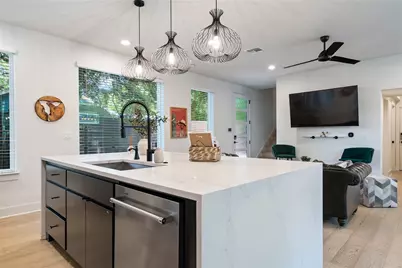 1306 Navasota Street, Austin, TX 78702 - Photo 6