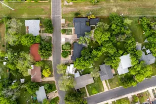 2105 Brunswick Dr, Austin, TX 78723 - Photo 34