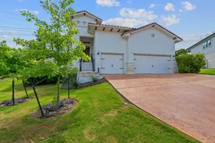 104 Majestic Arroyo Way, Lakeway, TX 78738 - Photo 4