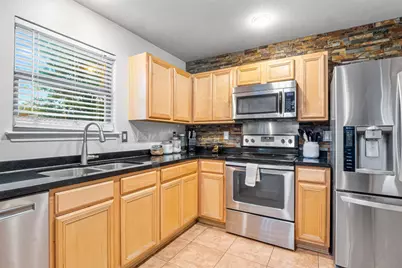 8936 Milton Lease Drive, Austin, TX 78747 - Photo 10