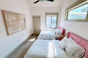 1013 Lambie St, Austin, TX 78702 - Photo 16