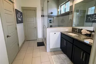 1013 Lambie St, Austin, TX 78702 - Photo 12