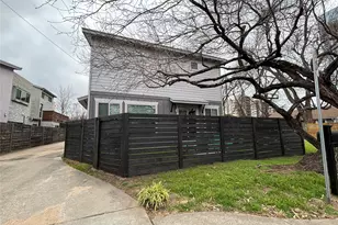 1013 Lambie St, Austin, TX 78702 - Photo 2