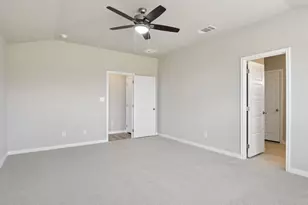 133 Sleep Holw, Jarrell, TX 76537 - Photo 4