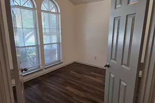 319 Riverwalk Dr, Hutto, TX 78634 - Photo 8