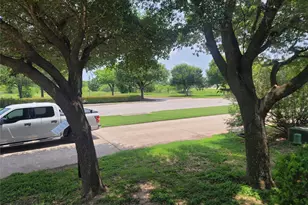 319 Riverwalk Dr, Hutto, TX 78634 - Photo 32