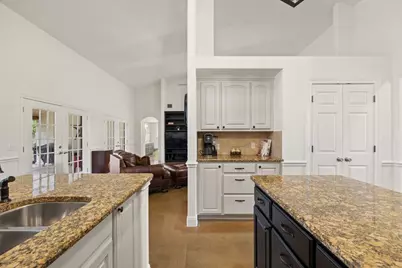 744 W Bartlett Drive, Buda, TX 78610 - Photo 18