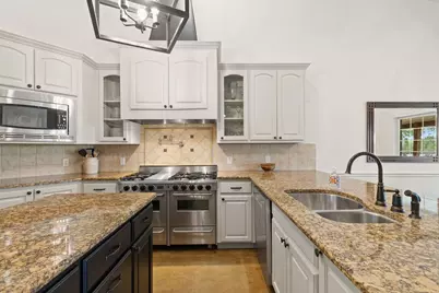 744 W Bartlett Drive, Buda, TX 78610 - Photo 16