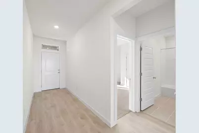 112 Divisadero Drive, Hutto, TX 78634 - Photo 4