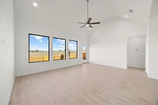 112 Divisadero Dr, Hutto, TX 78634 - Photo 8