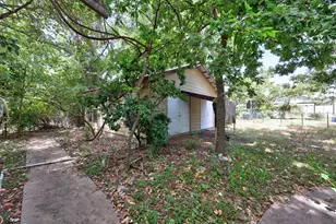 920 Shady Ln, Austin, TX 78702 - Photo 34