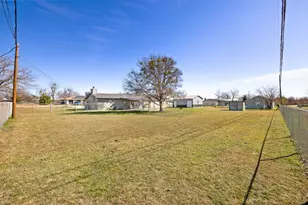 301 N 8th St, Jarrell, TX 76537 - Photo 26