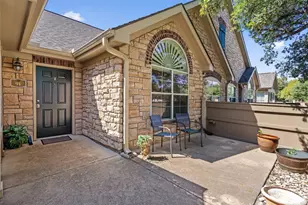 30 Wildwood Dr, Georgetown, TX 78633 - Photo 10