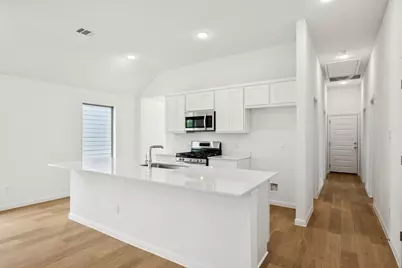 435 Lucky Avenue, Elgin, TX 78621 - Photo 4