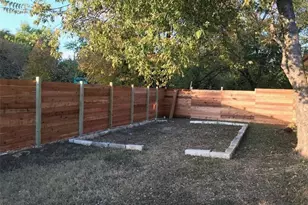1302 E 52nd St, Austin, TX 78723 - Photo 12