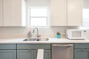 909 Chote Ave, Austin, TX 78702 - Photo 1
