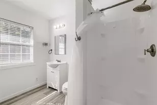 909 Chote Ave, Austin, TX 78702 - Photo 12