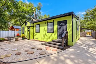 909 Chote Ave, Austin, TX 78702 - Photo 16