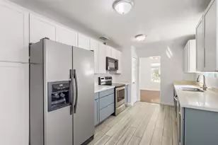 909 Chote Ave, Austin, TX 78702 - Photo 8
