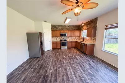 206 Almquist Street, Hutto, TX 78634 - Photo 2