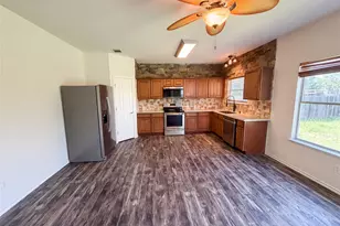 206 Almquist St, Hutto, TX 78634 - Photo 2