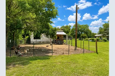235 Park Lane, Fayetteville, TX 78940 - Photo 28