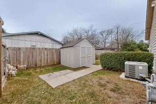 1306 Lawnmont Dr, Round Rock, TX 78664 - Photo 34