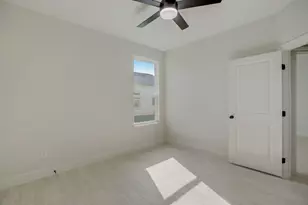 117 Callie St, Smithville, TX 78957 - Photo 32