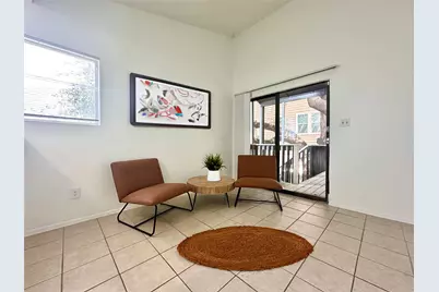 2410 Longview Street #D-204, Austin, TX 78705 - Photo 2