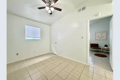 2410 Longview Street #D-204, Austin, TX 78705 - Photo 4