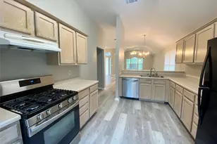 5710 Lark Creek Dr, Austin, TX 78744 - Photo 6