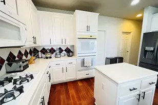12720 Oxen Way, Austin, TX 78732 - Photo 8