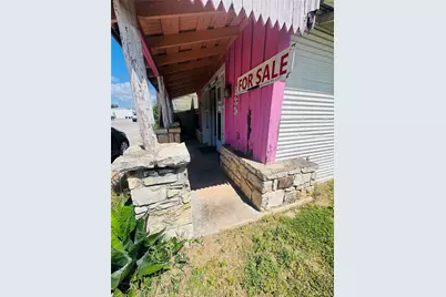 239 E Vaughn Street, Bertram, TX 78605 - Photo 2